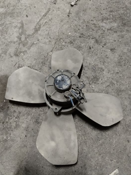 Моторчик радиатора Mazda 323F продам