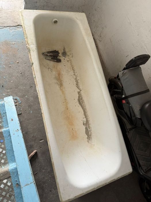 Продам чугунную ванну