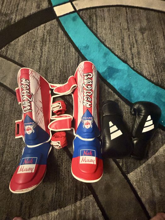 echipament kickboxing