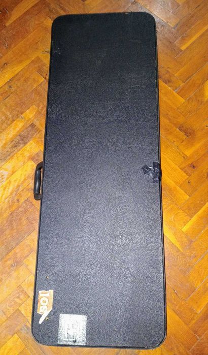 Куфар за електрическа китара