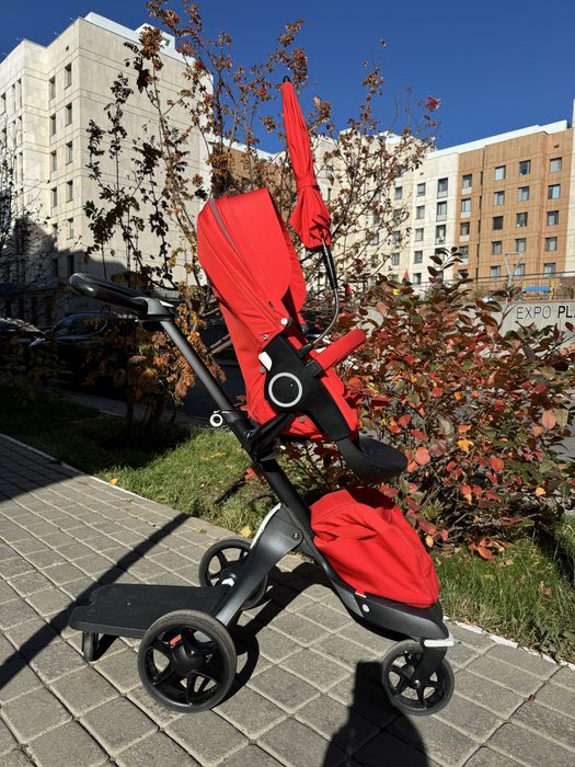 Продам коляску stokke в отличном состоянии