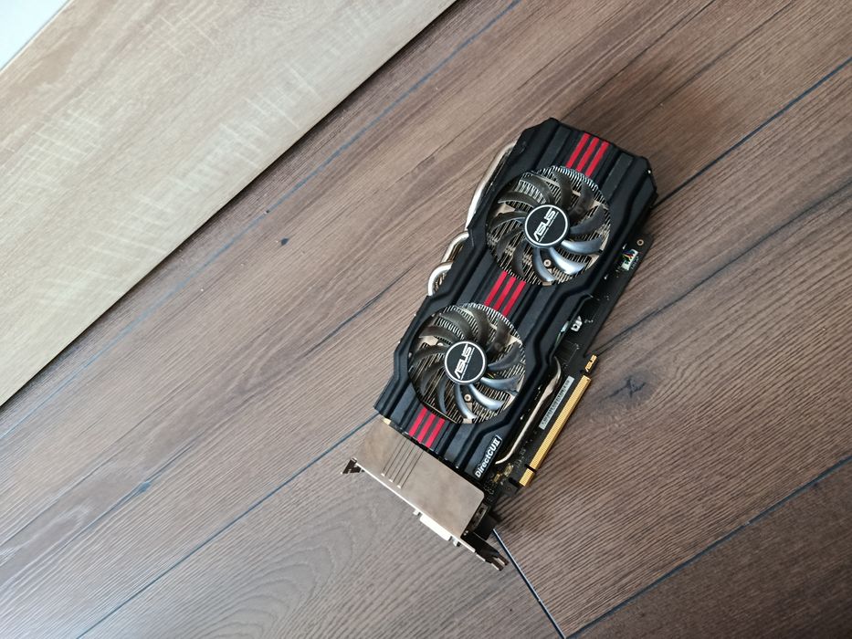 Placa video Asus Geforce Gtx 670 DirectCU II  gddr5 2048MB