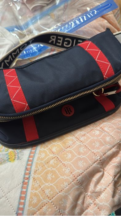 Продам сумку на пояс, Tommy Hilfiger