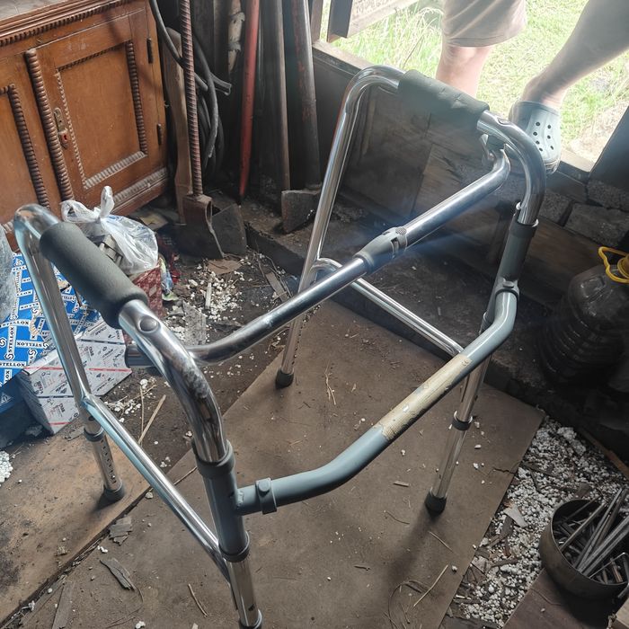 Продам ходунки для взрослых