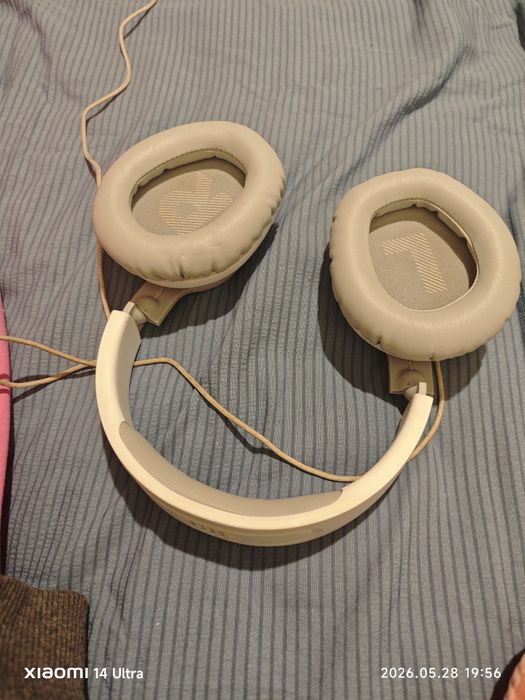 Проводныенаушники JBL в идеальном состоянии