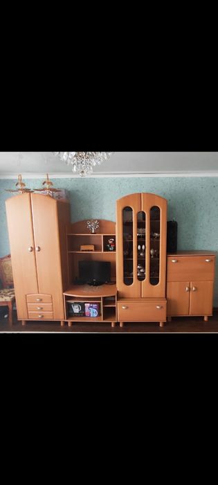 Продам горку для гостинной