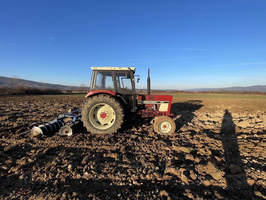 Tractor international 64 cv