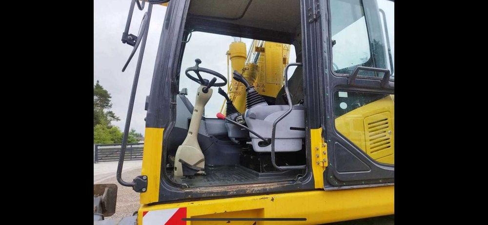 Excavator Roti Komatsu PW 160 7E0 16 Tone