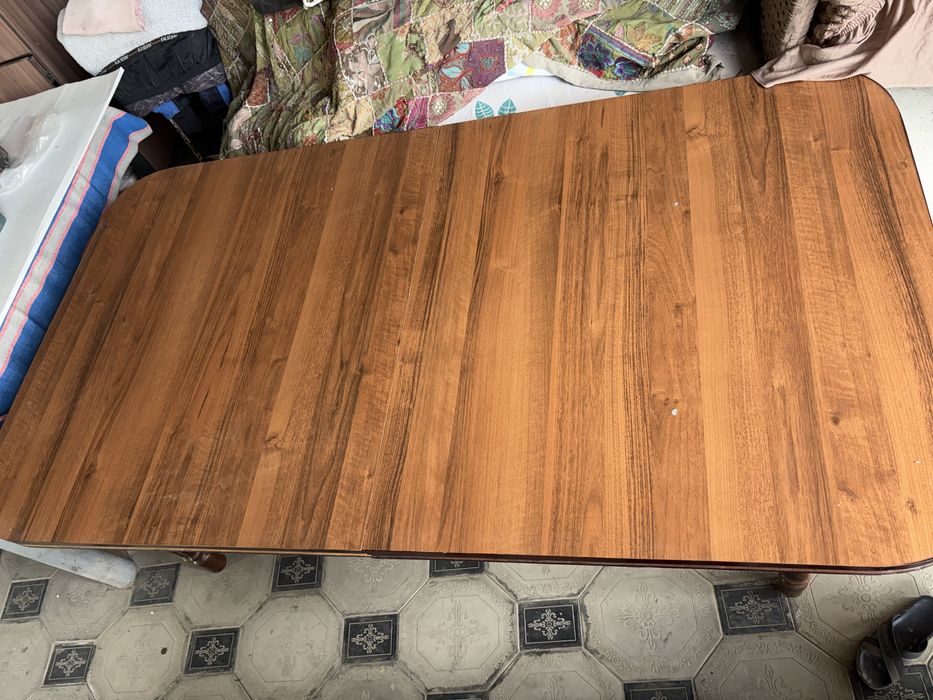 Стол и 12 стульев