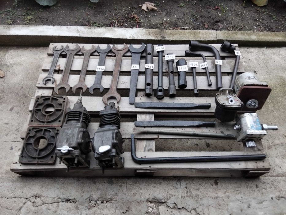 Плуг 4 по 25 редуктор за сеялки и други части за земеделски машини