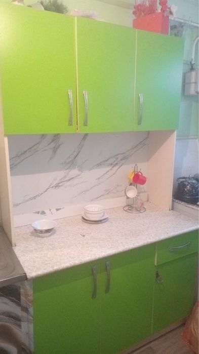 Кухонный шкаф сатылады 8000 және тоқ пеш сатылады