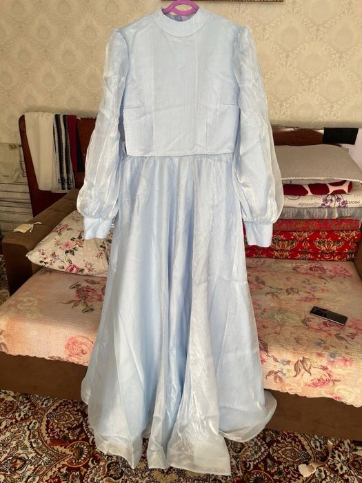 Vecherniy koylak sotiladi