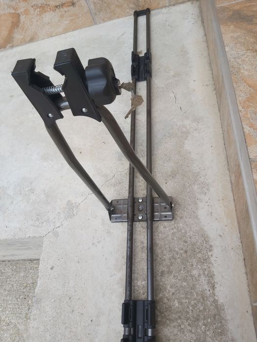 Vând suport auto pentru biciclete