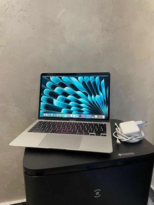 • Macbook Air 2020 • BATERIE 100% •