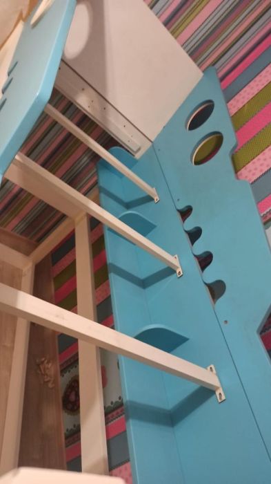 продам двух-ярусную кровать