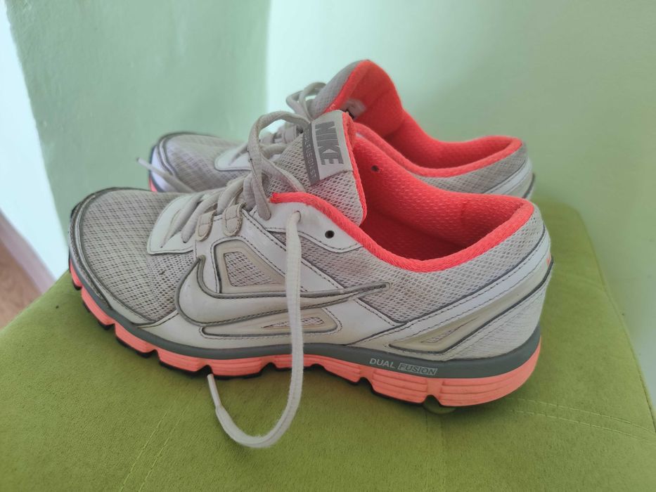 Дамски маратонки Nike
