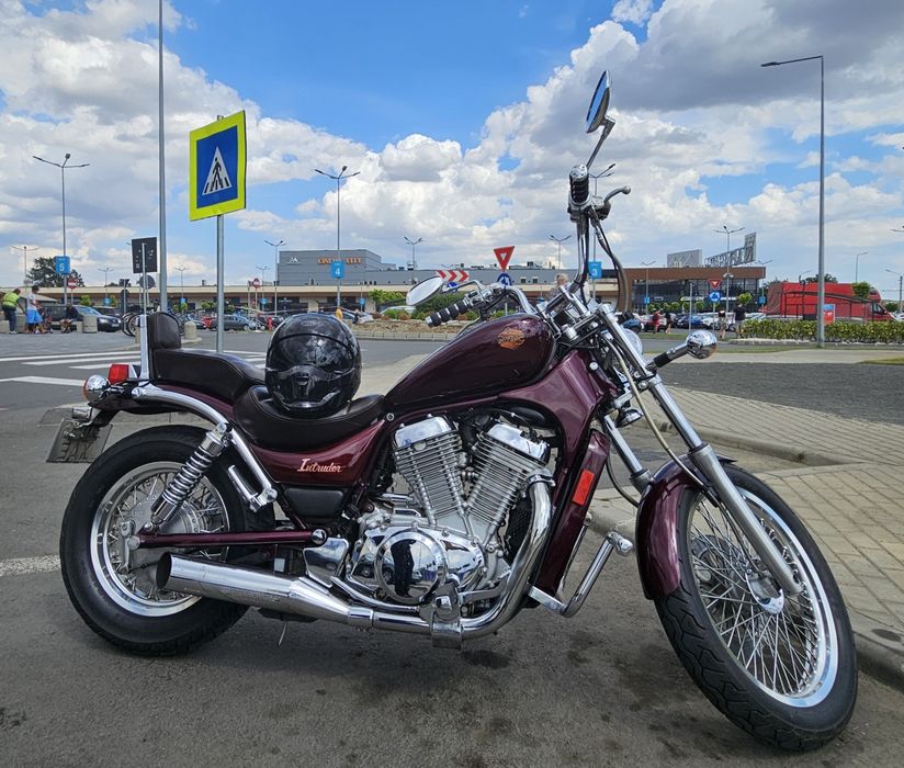 SUZUKI VS 700 INTRUDER  1987/ Stare foarte bună.