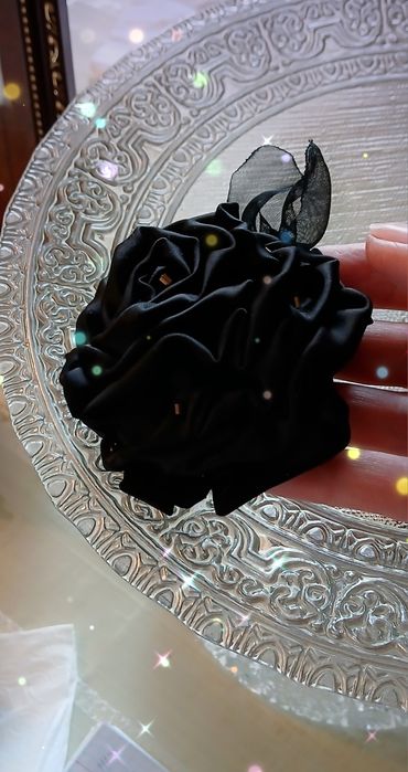 Цветок из шифона и кружев,органзы,шёлка.