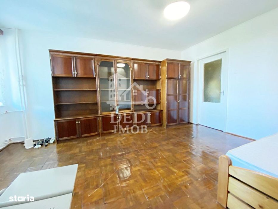Apartament cu 1 camera de vanzare zona Decebal, Oradea