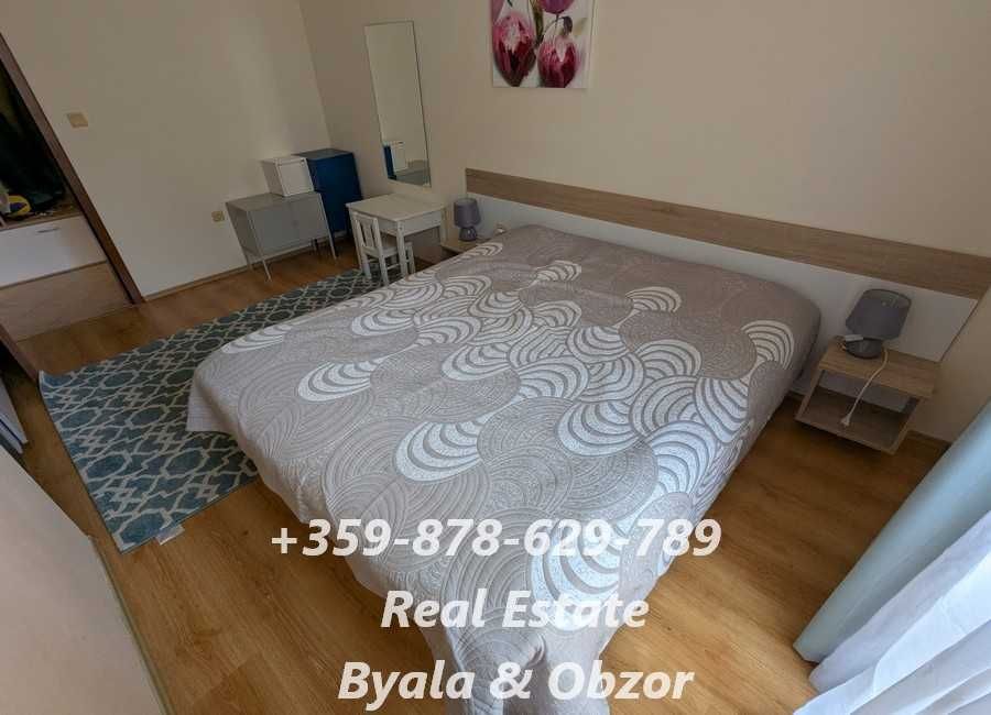 Просторен тристаен апартамент с голям двор-тераса в гр.Обзор