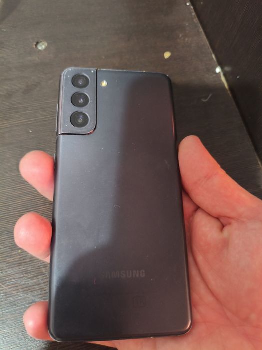 Продается Samsung S21 FE