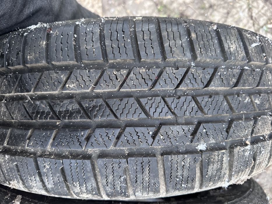 Зимни Гуми Continental 235/60R17