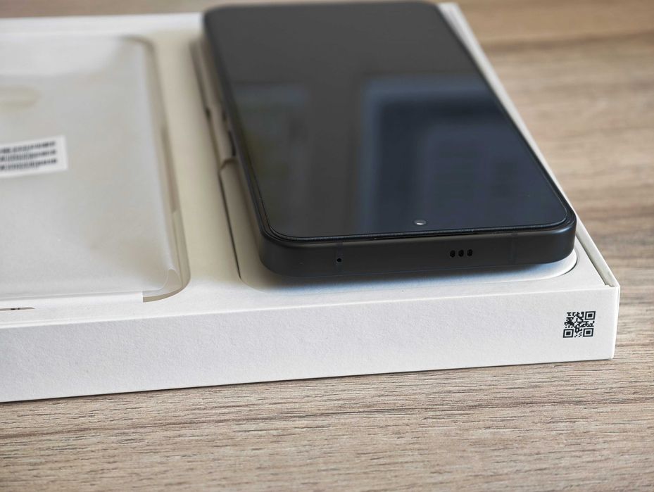 Nothing Phone 3, 12/512GB Black, 4 камери 50MP черен, като нов, гаранция комплект, подходящ за подарък