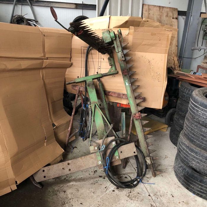 Машина за контурна резидба на лозя