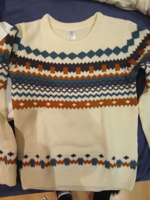 Зимни пуловери 6-8 г.-2 евро.
