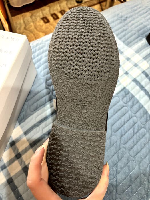 Ghete Geox marimea 43 noi, piele intoarsa