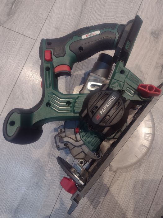 Акумулаторен циркуляр Парксайт