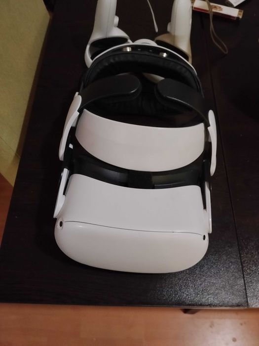 Meta Quest 2 128GB + headstrap