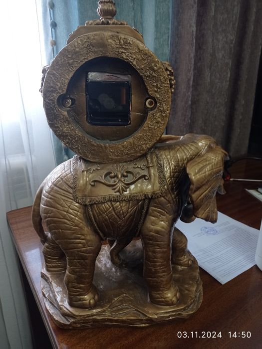 Часы сувенирные настольные