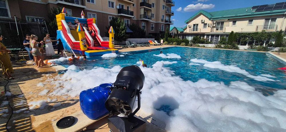 Închiriere Mașină de Spumă – Pool Party & Petreceri Copii | Efect WOW garantat