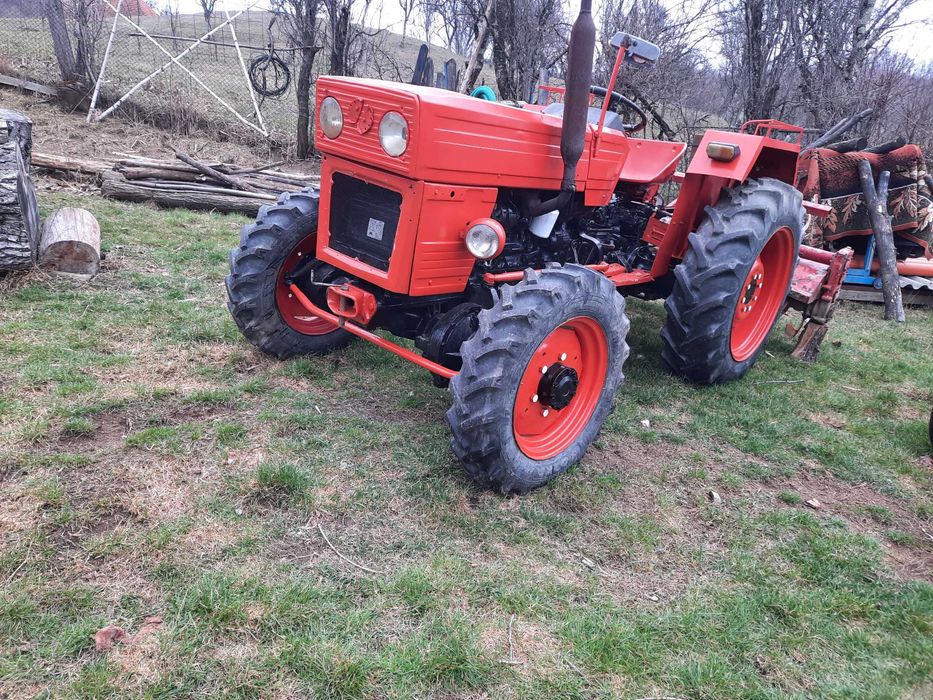 Tractor Universal 445 4×4