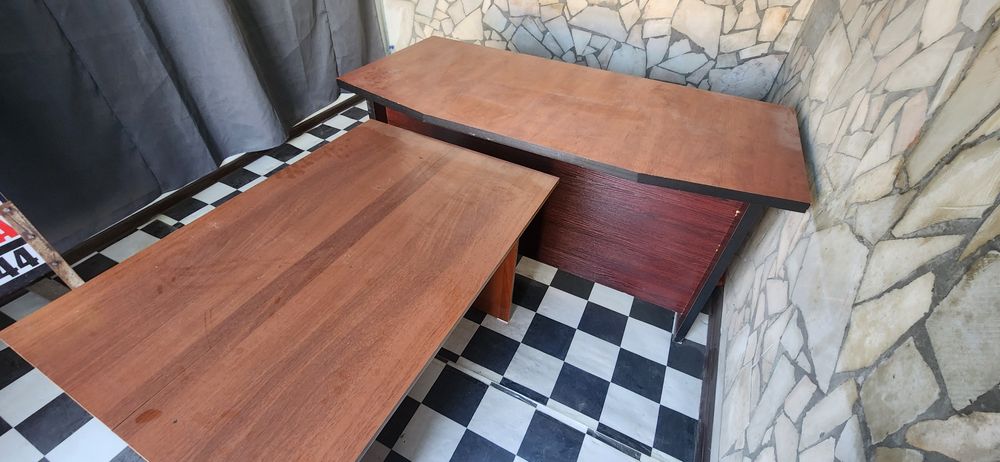 Письменный стол.