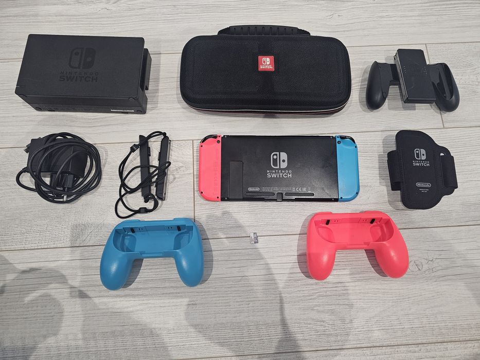 Vând consola Nintendo switch