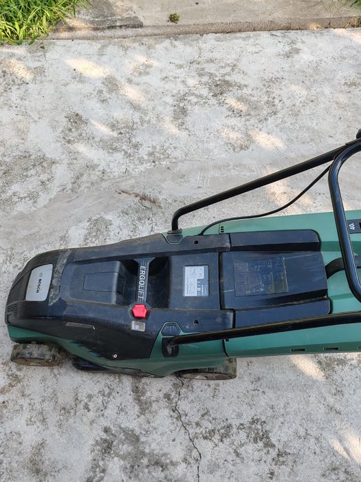 Masina de tuns iarba/gazon Bosch  universalrotak 450