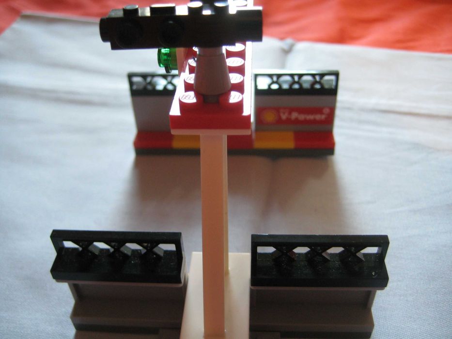 LEGO Shell V -Финална линия и подиум (40194)