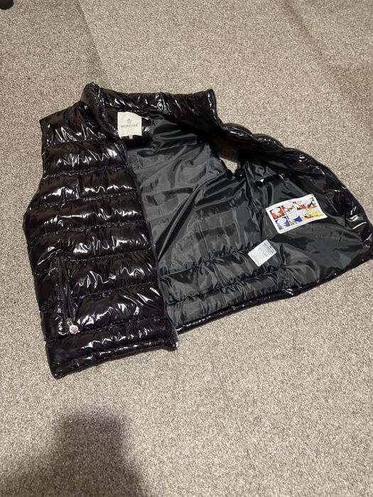 Moncler елек за къже S размер