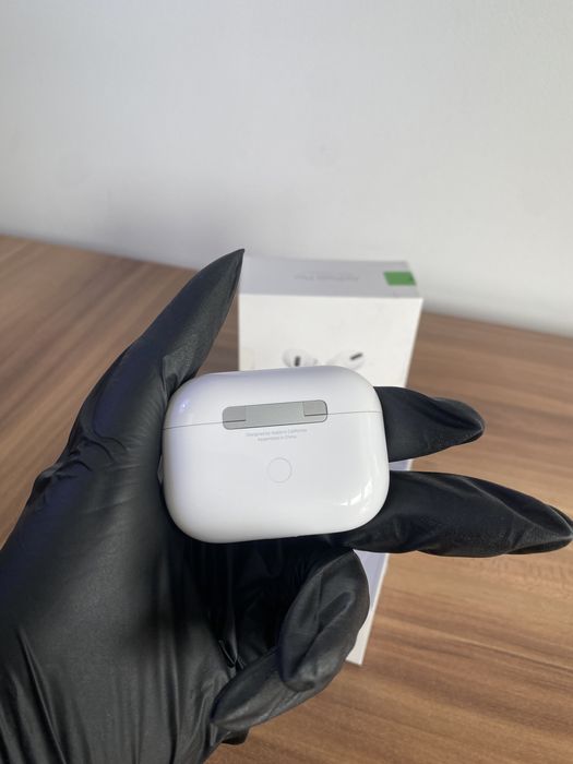 Apple AirPods Pro/ White/ Ca nou