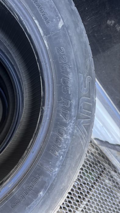 Продам шины размер 225/65 R17