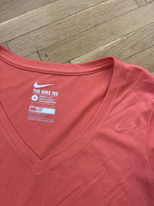 Дамска тениска “Nike”