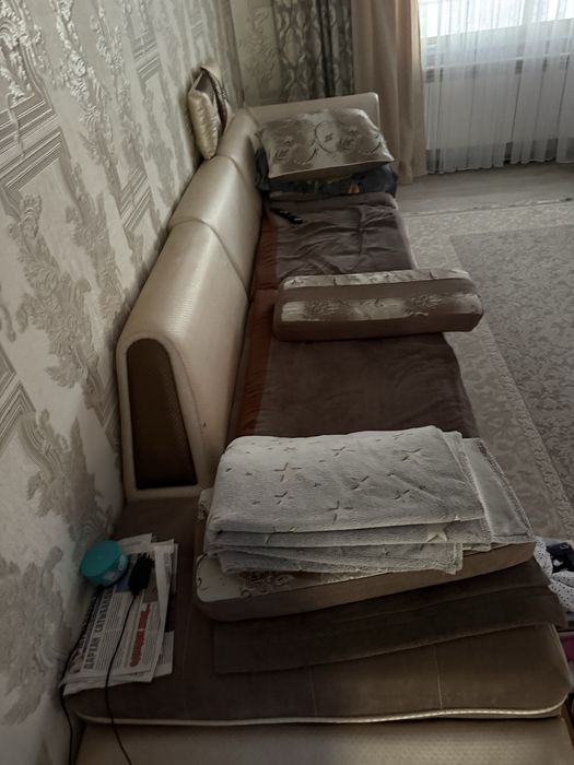 Диван из трех частей