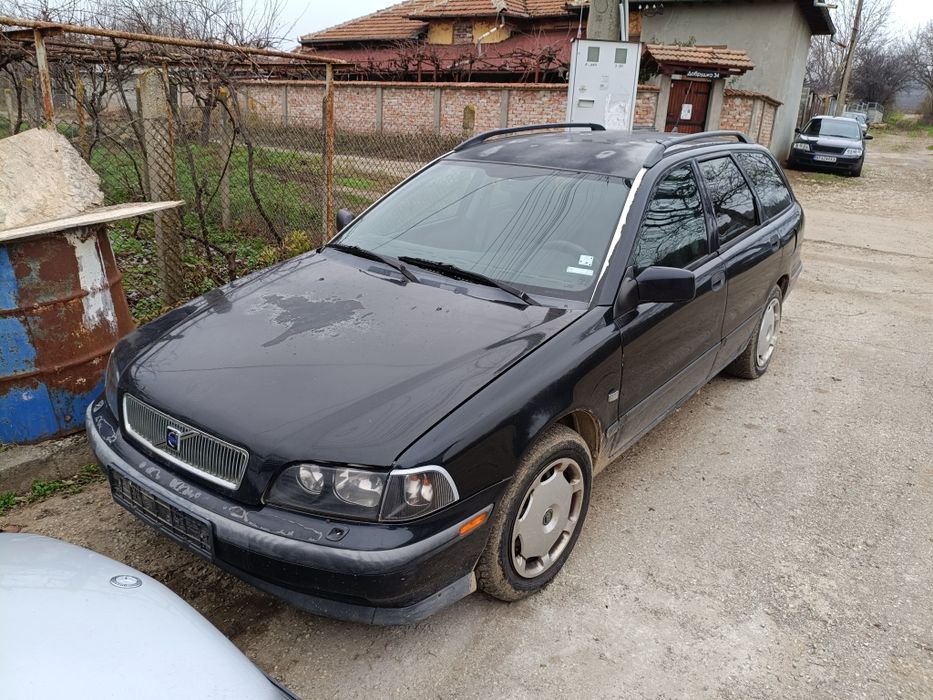 Volvo v40 1.9 dti 95 на части