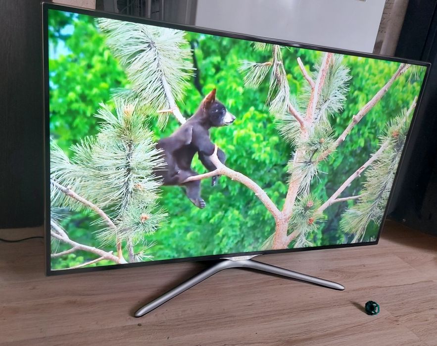 Телевизор Samsung 107см. Не смарт. Без поддержки интернета.