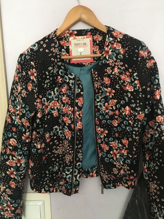 Ветровка- Бомбер женский