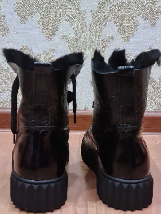 Женские зимние сапоги