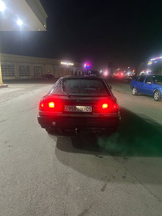 Mazda 626 на полном ходу