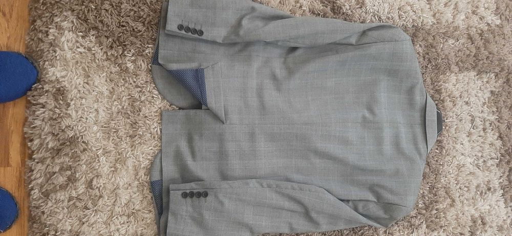 Costum barbati NEXT calitate deosebita-marimea 42R 107 cm-5 lei transp